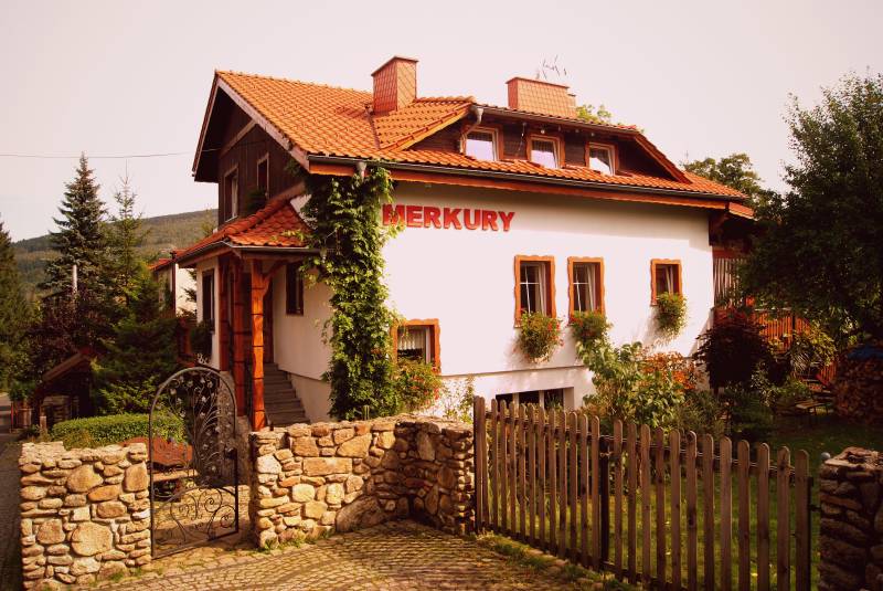 Gasterzimmern in Bad Fliensberg Merkury 
