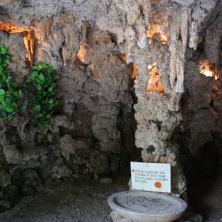Künstliche Grotte
