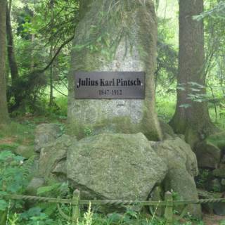 The Monument to Julius Pintsch