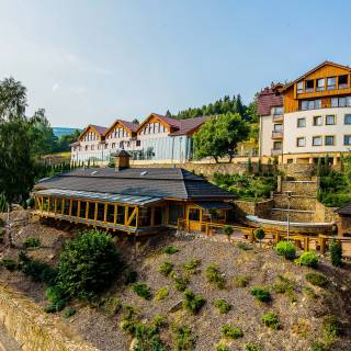 HOTEL BIAŁY KAMIEŃ ZATRUDNI